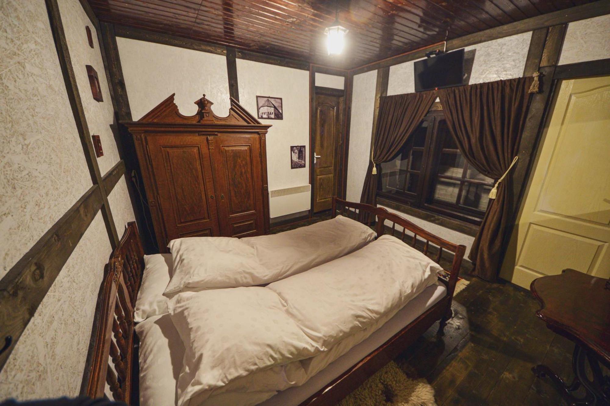 Camere De Inchiriat Pasi Liberi Tau Bistra Exterior photo